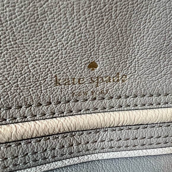⭐️ LOW START ⭐️ Kate Spade Gray Crossbody Bag with Flap Closure - Picture 2 of 15